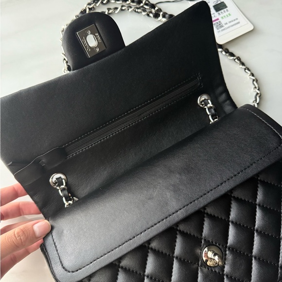 Classic flap bag - Picture 10 of 14